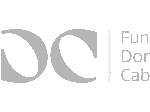 Logotipo da Fundação Dom Cabral em cinza, destacando as iniciais FDC ao lado do nome completo da instituição.