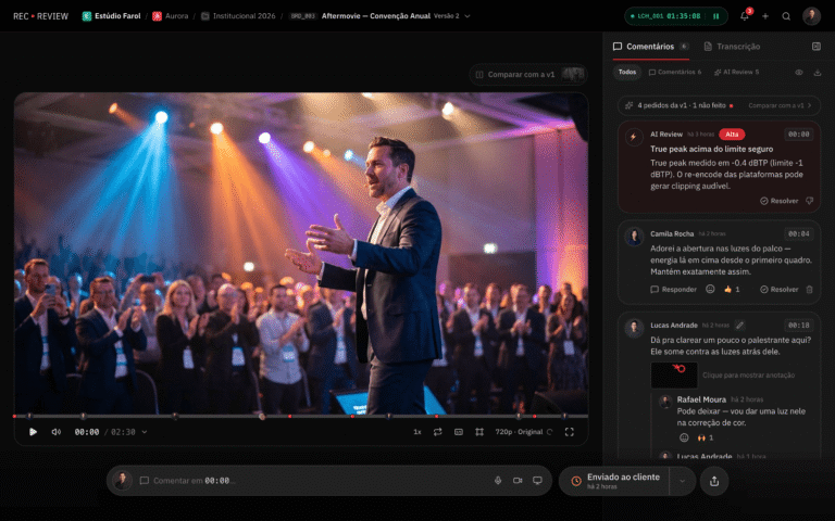 Player do RecReview com comentários do cliente marcados no timecode ao lado do vídeo